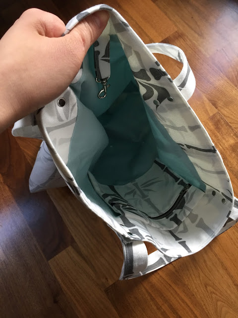 Diary of a Chain Stitcher: Pattern Fantastique Genoa Tote in Bamboo Custom Print Canvas from Fashion Formula