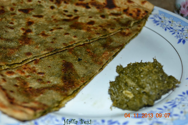 variety of chapati recipes, Basella, Mustard Leaf, Sarsoo ka saag, Spinach,Bread & Buns, Breakfast, dough, saag ka paratha, Paratha, mustard leaves,