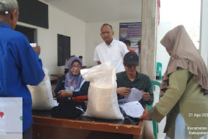 Sebanyak 573 Masyarakat Desa Buniayu Kecamatan Sukamulya Terima Bantuan Beras Cadangan Pangan Pemerintah 2024