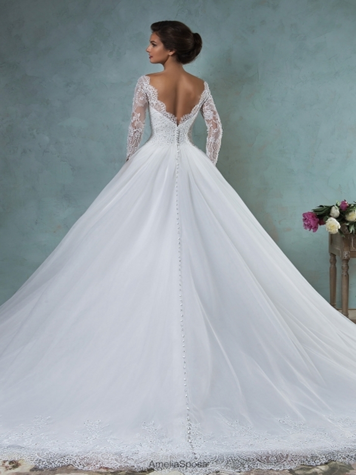 http://www.miaberlin.de/spitze-langese-armeld-tull-ubootausschnitt-brautkleid-p-18172.html