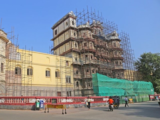  इंदौर शहर के ऐतिहासिक राजवाड़ा के जीर्णोद्धार का काम 2020 में पूरा होना मुश्किल