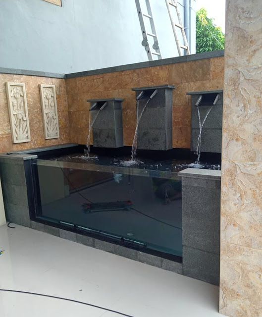 Kolam minimalis kaca