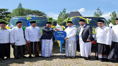 bank bjb Serahkan dua Unit Dump Truck kepada Pemkab Sumedang