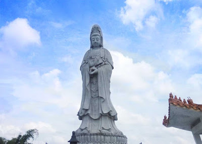 patung dewi kwanim siantar vihara avalokitesvara