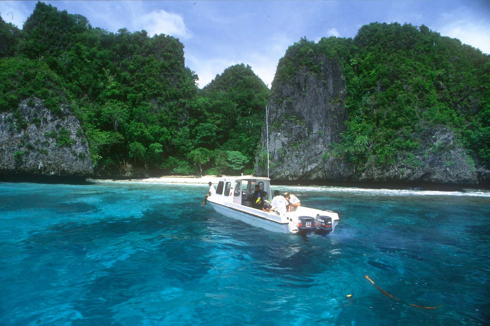  Foto Foto Pemandangan Pantai Raja Ampat KUMPULAN FOTO FOTO 