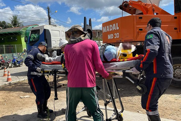 Trabalhador fica gravemente ferido após cair de andaime no distrito do Japomirim