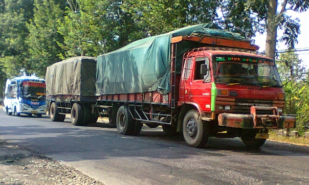 Gambar Foto Mobil Truk Gandeng Terbaru  Unik Keren 2021