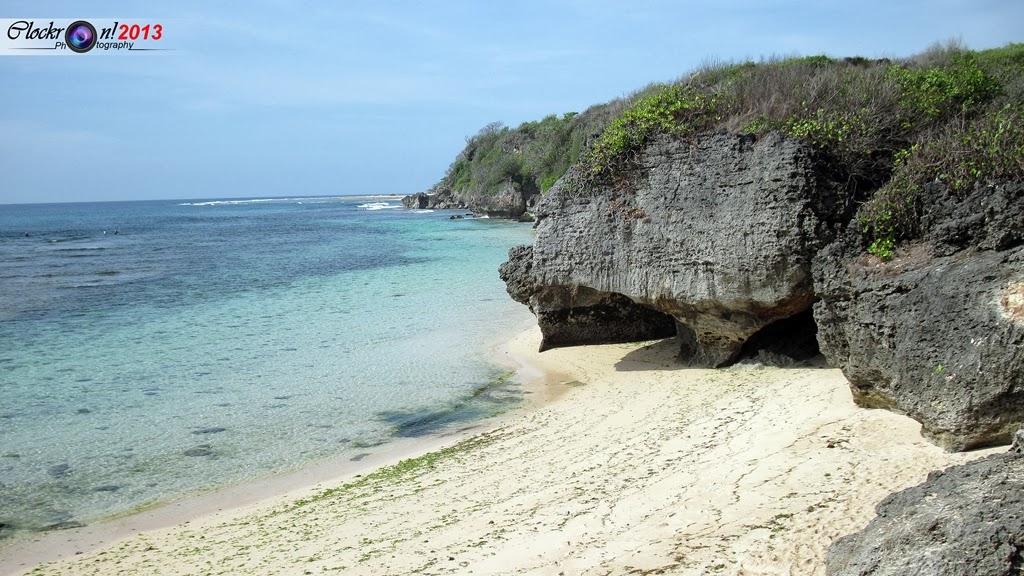 Keindahan Pantai  Geger  Bali  Yang Menawan HALOnetizen