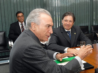 Resultado de imagem para homem da mala de temer