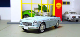 Tomica Limited Vintage Datsun Fairlady 