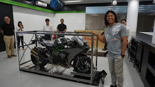 Pria Ini Pertama & Satu-satunya Pemilik H2 Carbon Kawasaki Di Indonesia