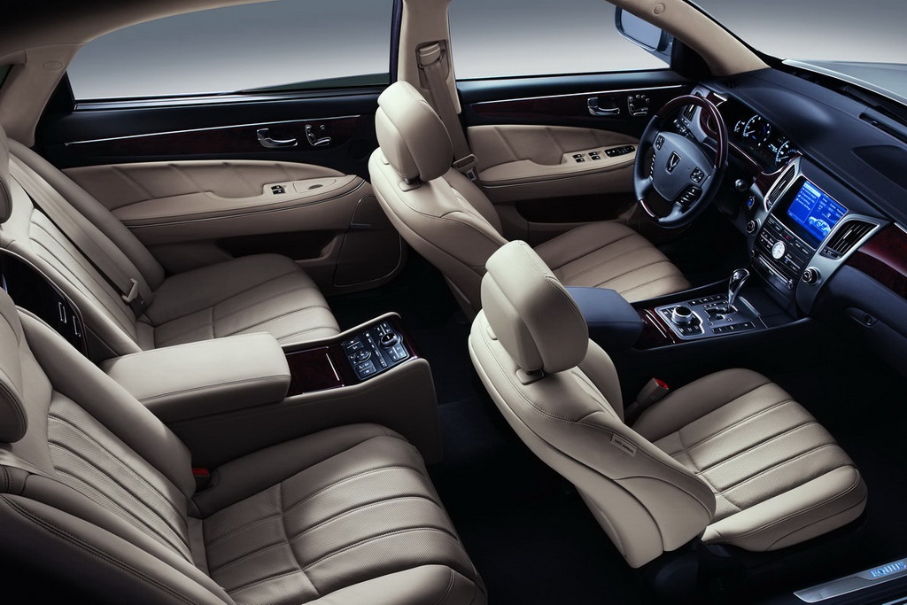 2011 Hyundai Equus Interior Review