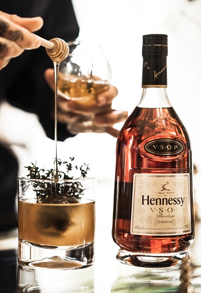 HennessyMyWay 30-Second Challenge, The Pinnacle of Creative Bartendering, Hennessy Malaysia, mixology skills, Hennessy VOSP,  Bartender, expressive cocktails, Food