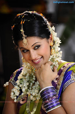 http://www.onlineap.com/best-taapsee-wallpapers-and-pics/