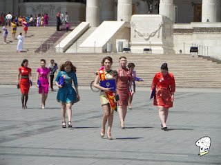 Chinggis Khaan Square - beautiful ladies 1