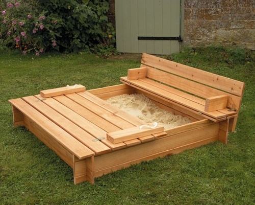 Indoor and Outdoor Pallet Bench Sitting Area - Pallet Furniture