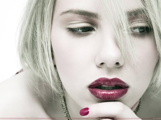 Scarlett_Johansson_universal_hot_lips