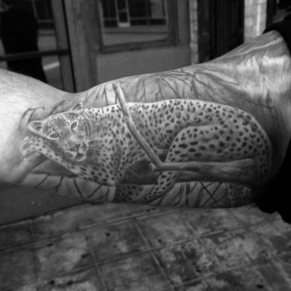 Tatuagem de leopardo - 38 ideias masculinas para inspirar vocês