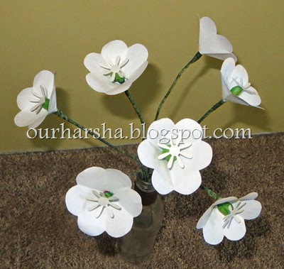 white 6 petal paper flowers (19)