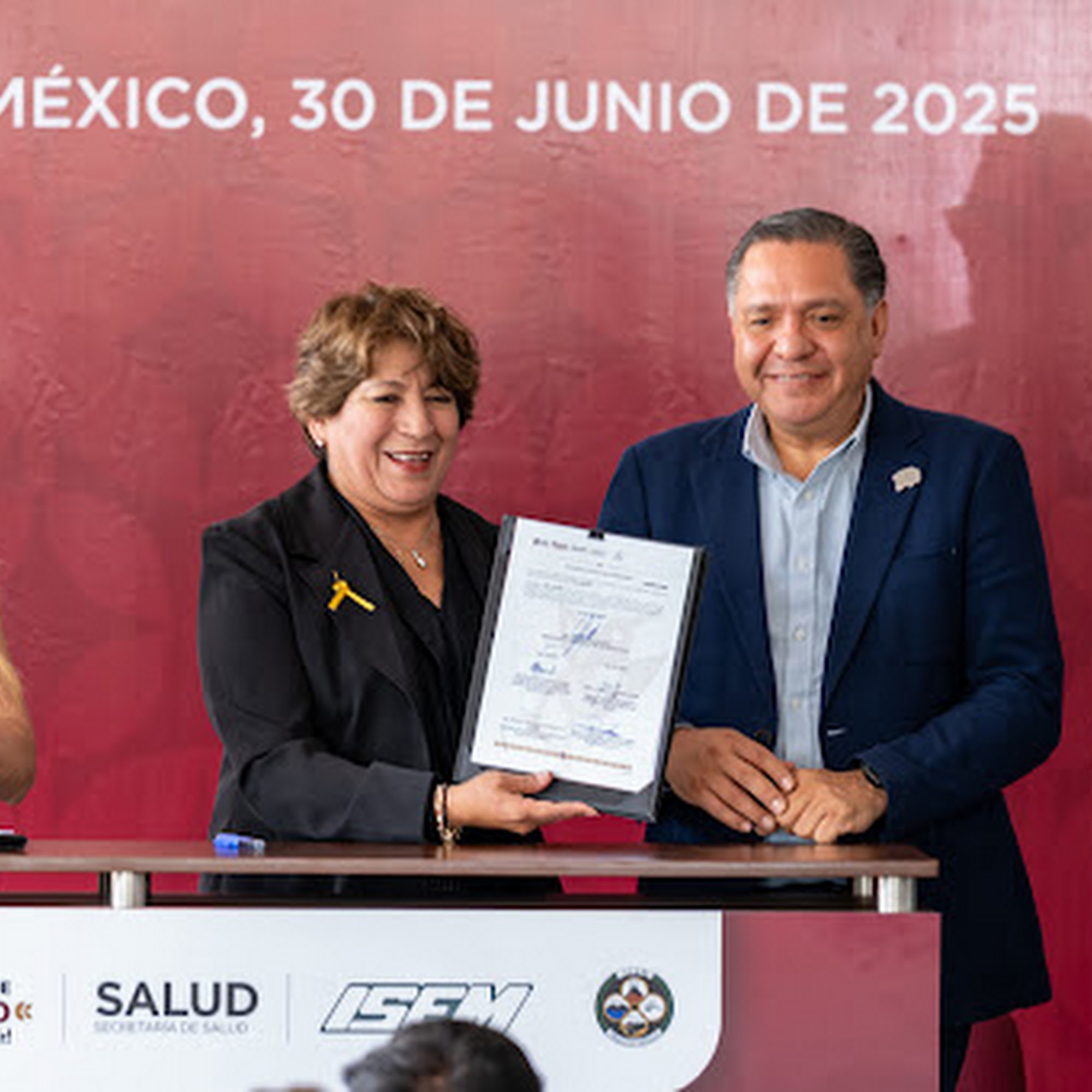Alcalde de Toluca presenta plan para traslados gratuitos. 