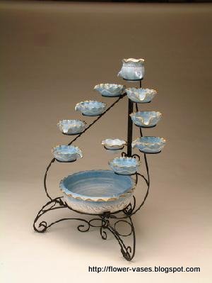 Flower vases:flower-526380
