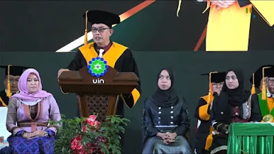 2 Puisi Iqbal Dibacakan Prof Bambang Q-Anees saat Dikukuhkan Jadi Guru Besar Kebijakan Pendidikan UIN Bandung 
