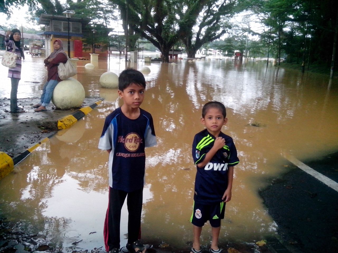 Contoh-contoh Karangan Sekolah Rendah: Berita: Banjir