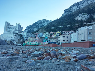 Plaża od strony wschodniej na Gibraltarze