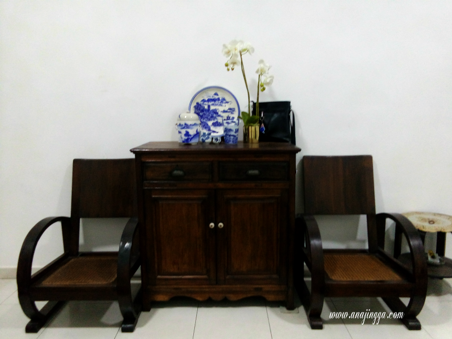 Hiasan Rumah Dengan Perabot Antik  dan Retro