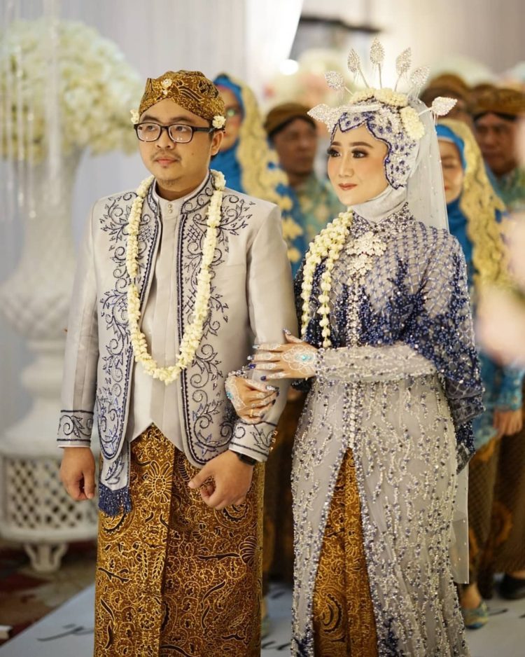 Gaun Pengantin Muslim