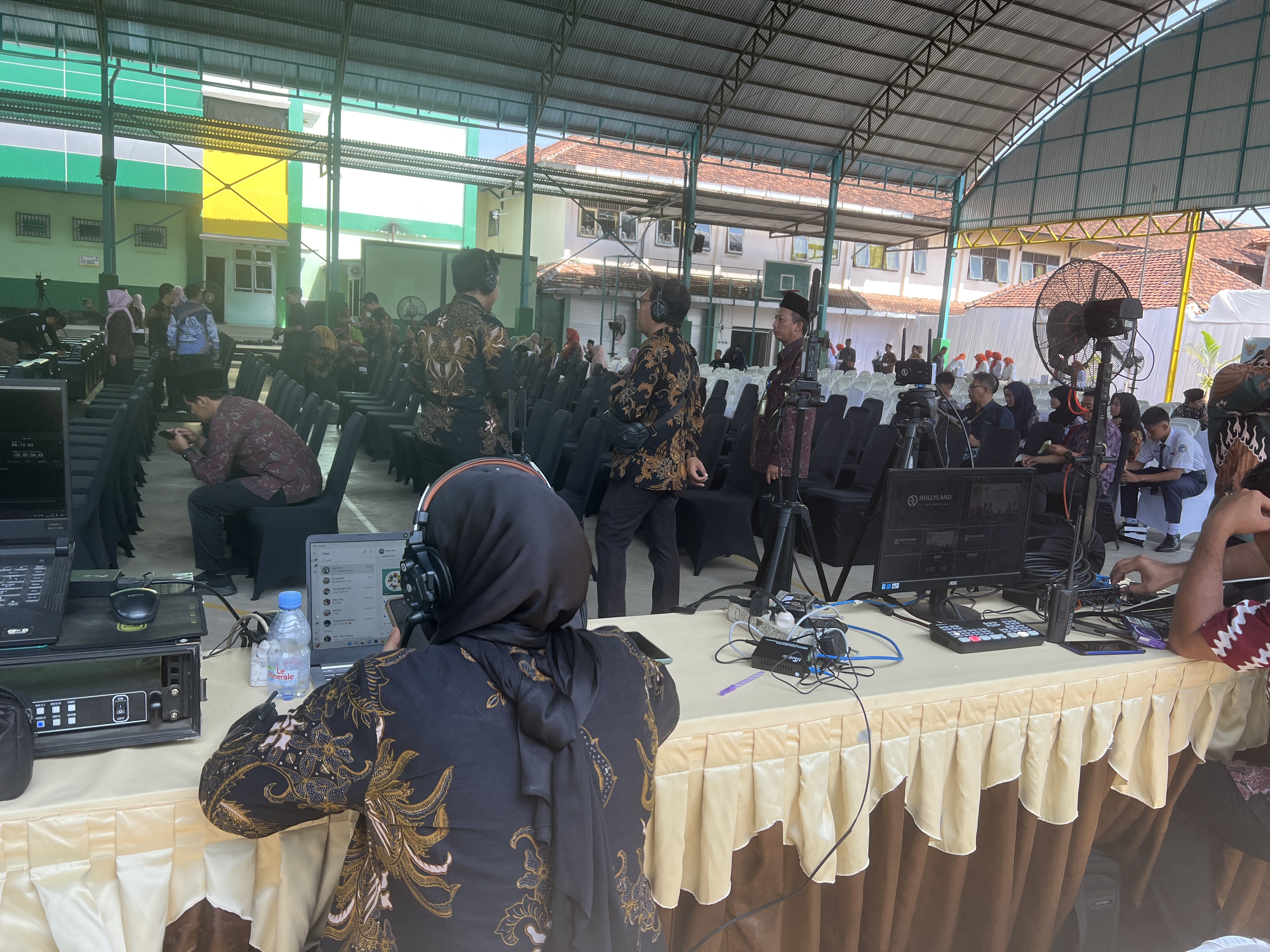 Sewa Clearcom Slawi Kudus, Sewa Clearcom Kota Kudus, sewa Clearcom Kudus, Sewa Intercom Wireless Kudus, Sewa Intercom Wireless Kudus,  Sewa Intercom Wireless Kudus, Rental Clearcom Kudus, Rental Clearcom Kudus, Rental Clearcom Kudus, Rental Intercom Wireless Kudus, Rental Intercom Wireless Kudus, Rental Intercom Wireless Kudus, Persewaan Clearcom di Kudus, Sewa eartec Kudus, Rental eartec di Kudus, Cari clearcom Kudus, Sewa Rental intercom wireless Kudus, Sewa clearcom Kudus, Sewa C1 Pro Kudus, Rental C1 Pro Kudus, Sewa Saramonic Kudus, Rental Saramonic Kudus,  Rental HT Kudus, Rental Handy Talky Kota Kudus, Sewa Handy Talky (HT) kota Kudus, Jasa Sewa HT di Kudus, Sewa Rental HT di kabupaten Kudus.
