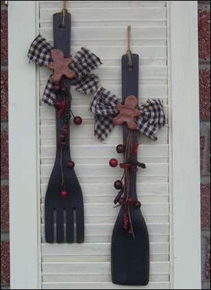 prim wood spoon fork decor