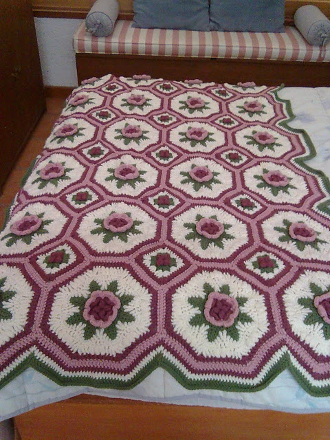 Blanket of Roses Afghan pattern free