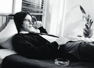 josh hartnett smoking