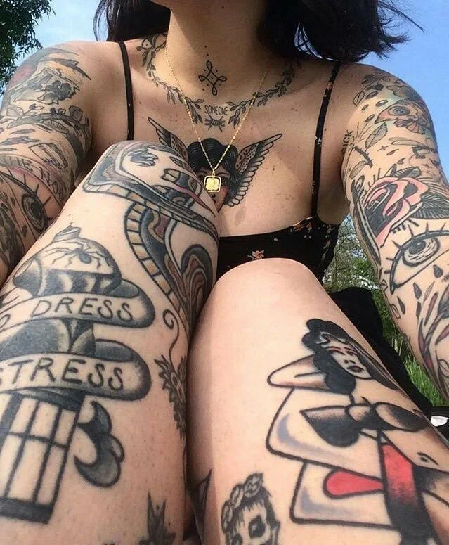 Tatuajes de la vieja escuela para chicas