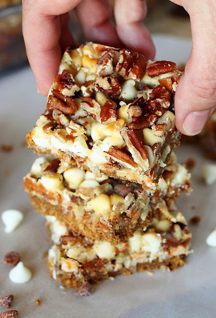 Gingerbread Magic Bars Image