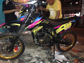 Desain dan Print Decal Segala Jenis Motor