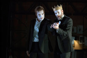 Brett Dean: Hamlet - Glyndebourne on Tour - Rupert Charlesworth, William Dazeley (Photo Richard Hubert Smith)