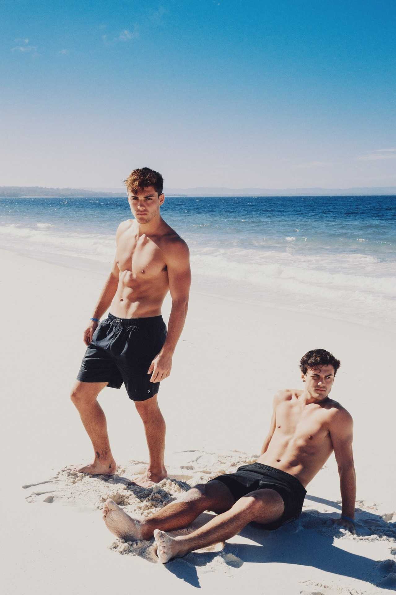 barechest-fit-summertime-body-guys-teen-twin-brothers-beach