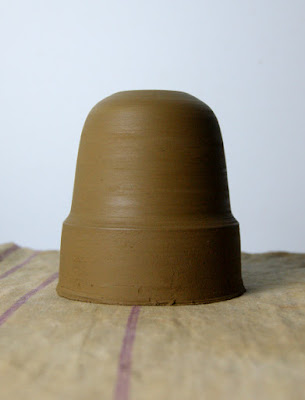 заготовка-модель колокольчика, вытянутая на гончарном круге