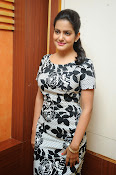 vishaka singh glamorous photos-thumbnail-11