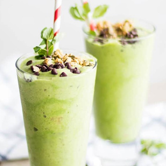 Dreamy Chocolate Chip Mint Smoothie + Reflecting on my Journey #Drinks #Juice