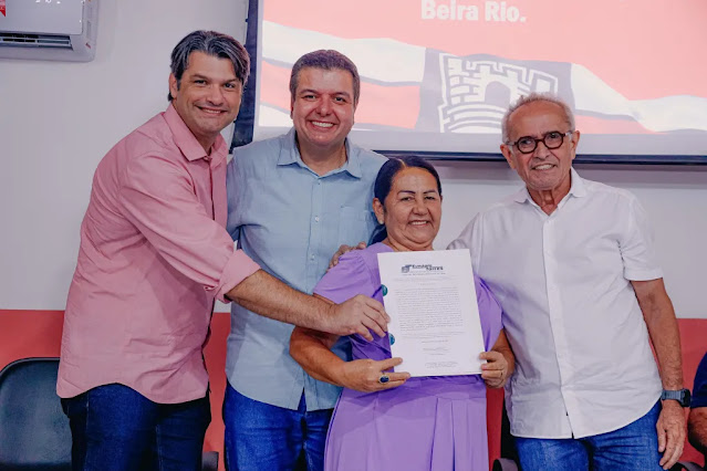 Cícero Lucena e Leo Bezerra entregam regularizações fundiárias e compras assistidas pelo Programa João Pessoa Sustentável