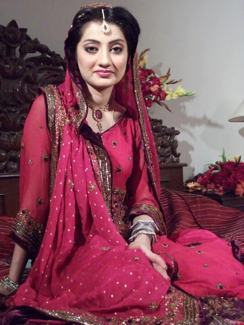 Uroosa Qureshi 2014 images