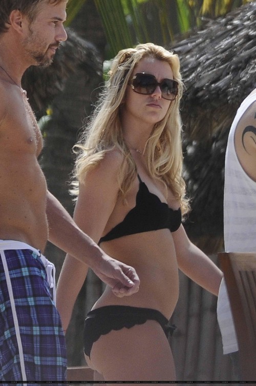 Britney Spears Black Bikini Pictures