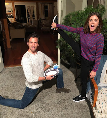 PLL behind-the-scenes 7x14 Lucy Hale and Ian Harding reenact proposal with emoji ring (Ezria, Lucian)