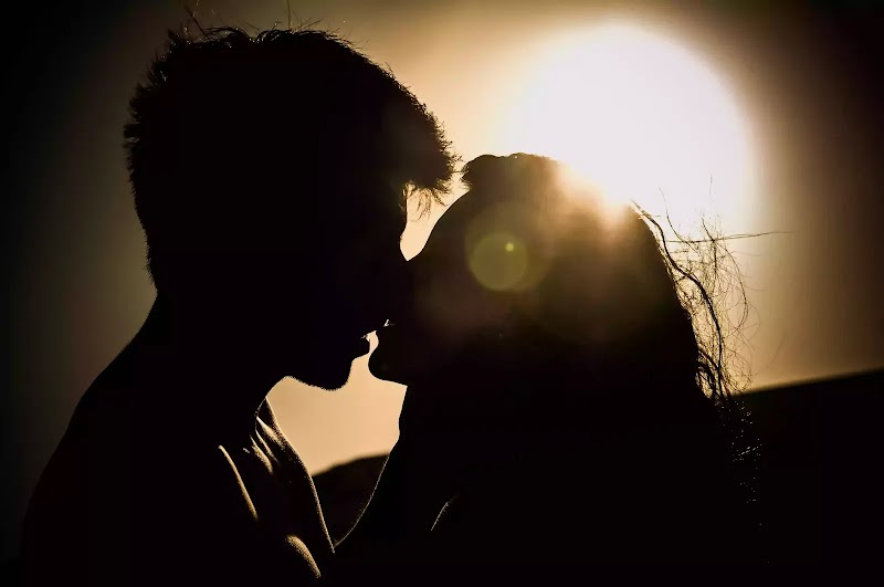 7 Signs That He is Thinking About You Sexually