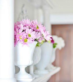http://www.thistlewoodfarms.com/five-tips-to-get-the-farmhouse-look/
