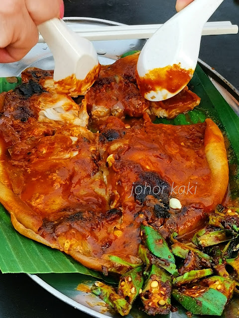 Restoran Tan Ching Hing Hawker Food Centre. Ah Fu Satay in Kluang Johor 阿福沙爹.良记海鲜铁板烧