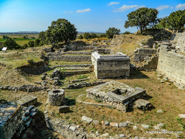 Vestígios romanos no Sítio Arqueológico de Troia, Turquia